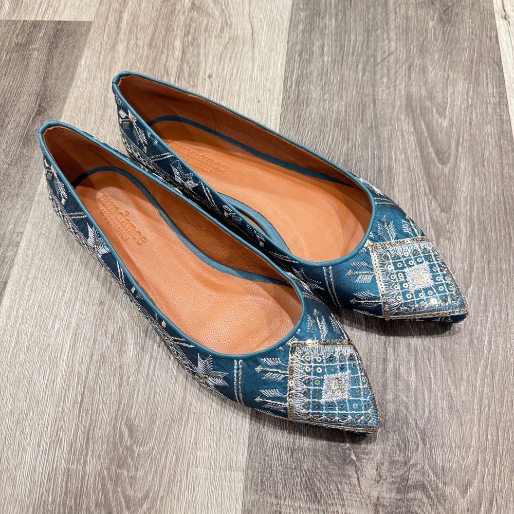 Sundance Amalia Embroidered Flats Womens 39 Point Toe Blue Sequined Cocktail